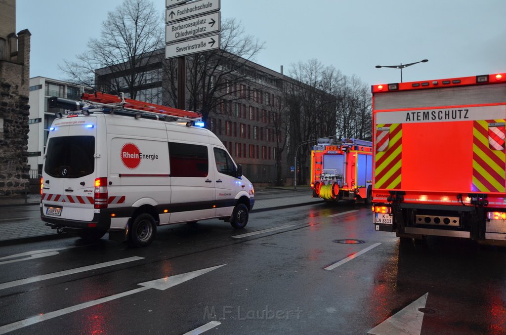 Feuer 2 Dachwohnung Koeln Severinswall Bayenstr P189.JPG